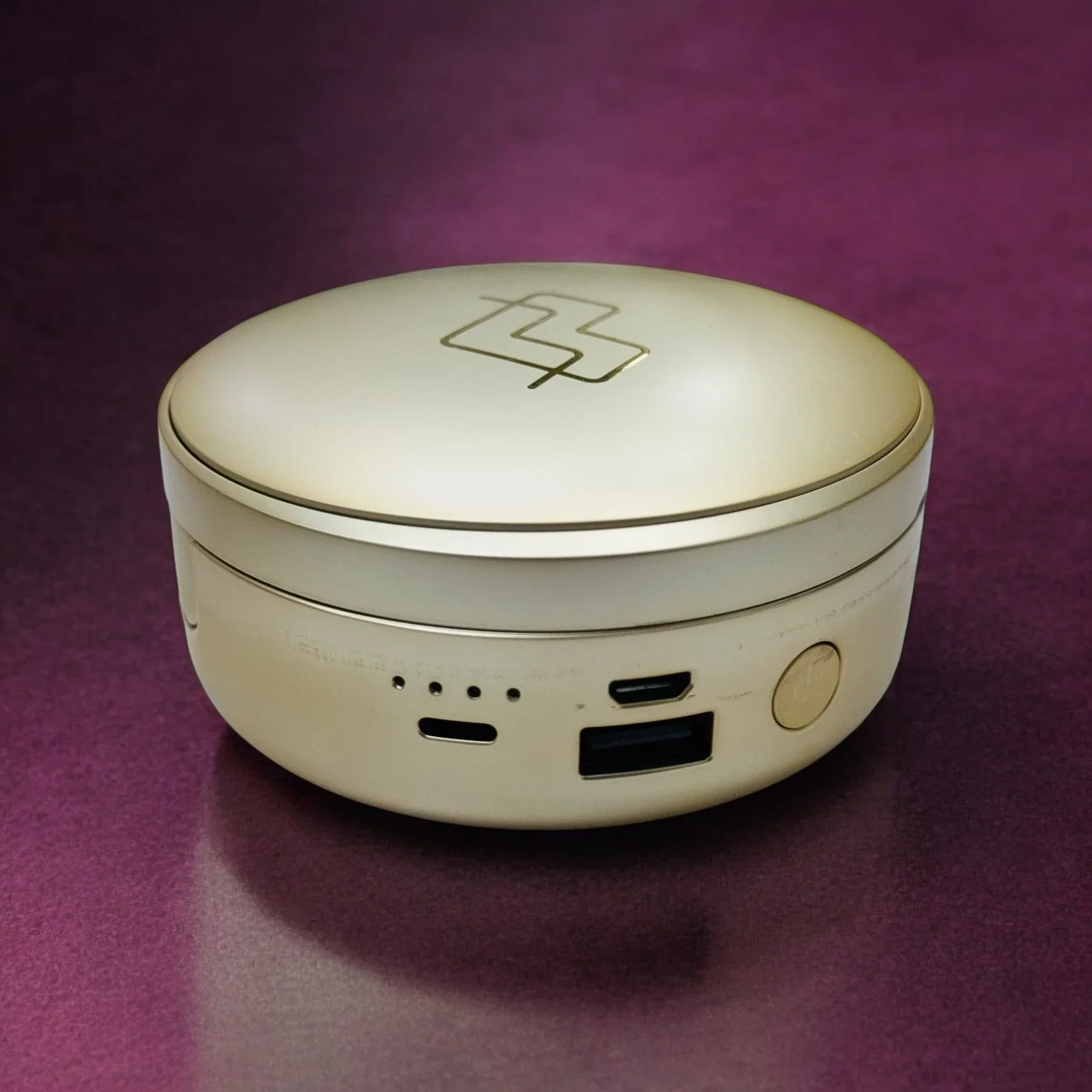 Makeup Base With 6800mAh Power Bank and LED Light - Image 5